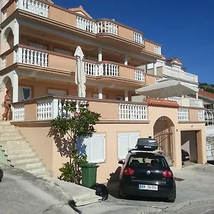 Mustac Apartament
