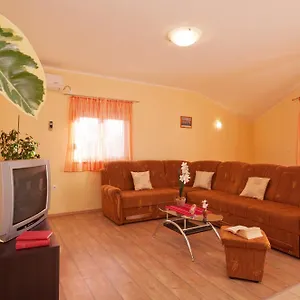Mara Apartman