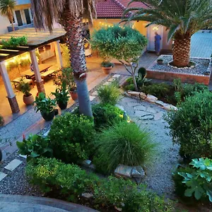 Lantana Apartment